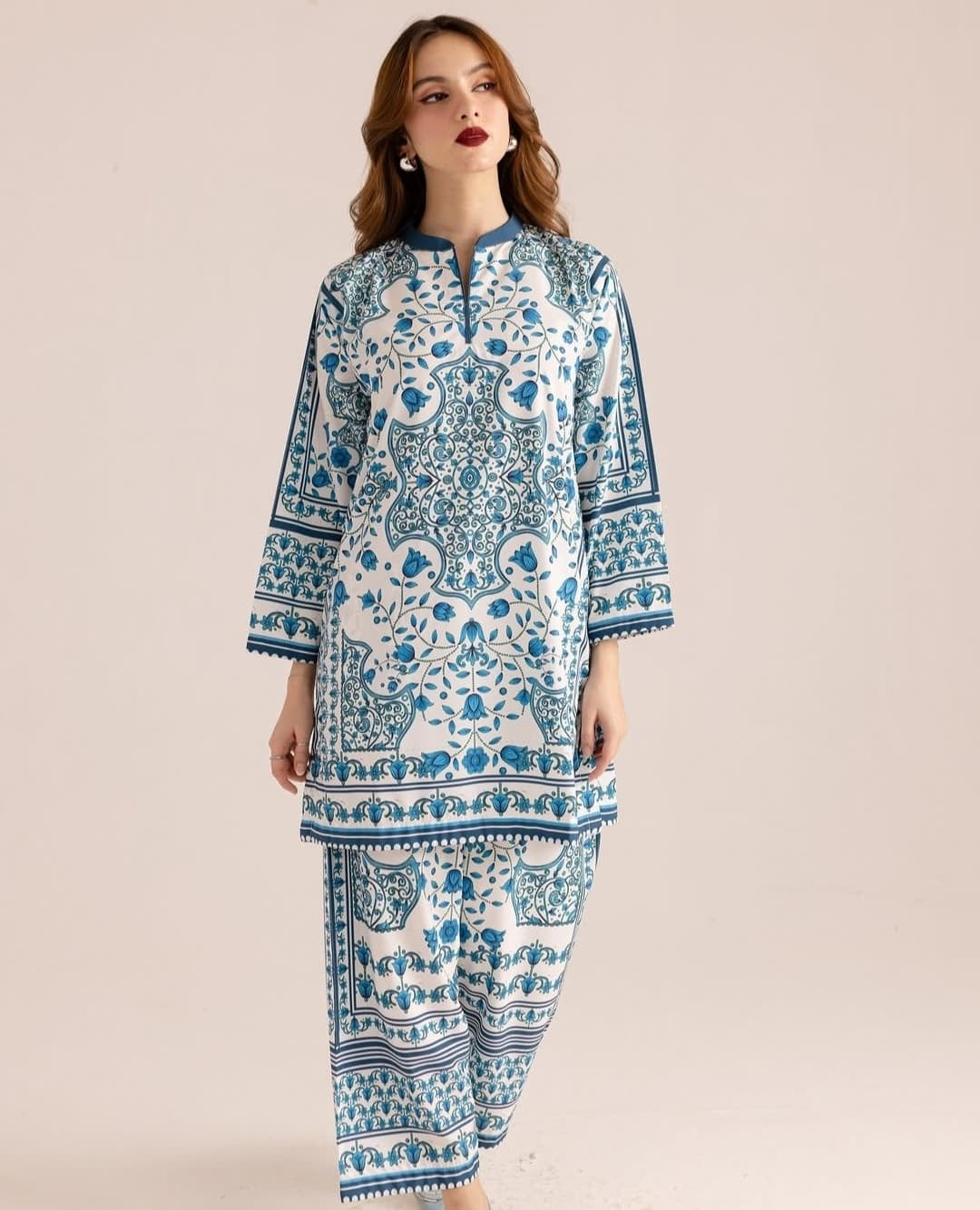 🌸 Bold Prints, Soft Comfort: Women’s 2-Piece Lawn Outfit 🌺
