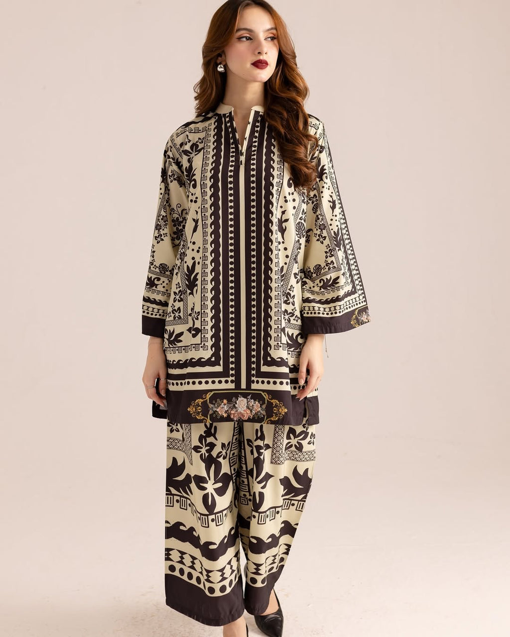 Elegant Beige & Black Printed Two-Piece Lawn Suit with Floral Accents 🌸