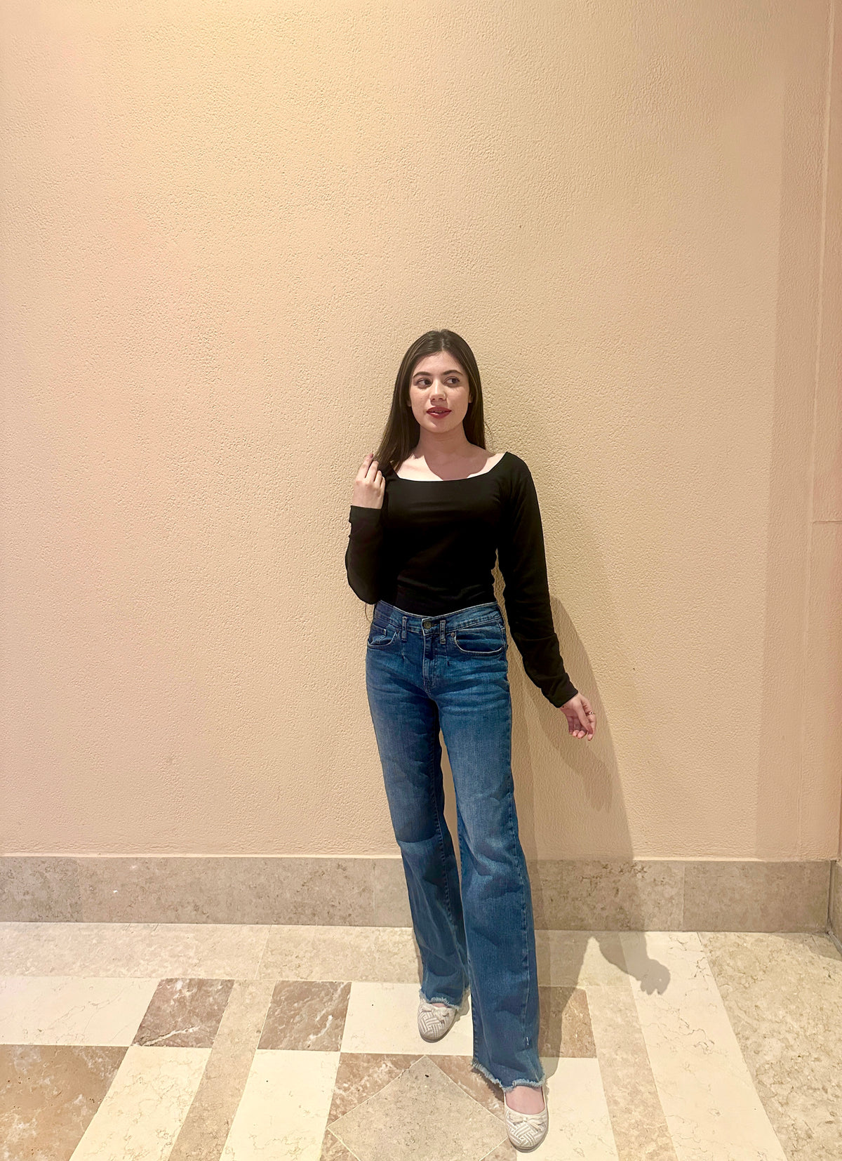 Chic Square Neck Full Sleeve Tees for Fashion-Forward Girls"