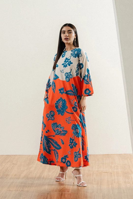 "Vibrant Floral Maxi Dress 🌺✨"