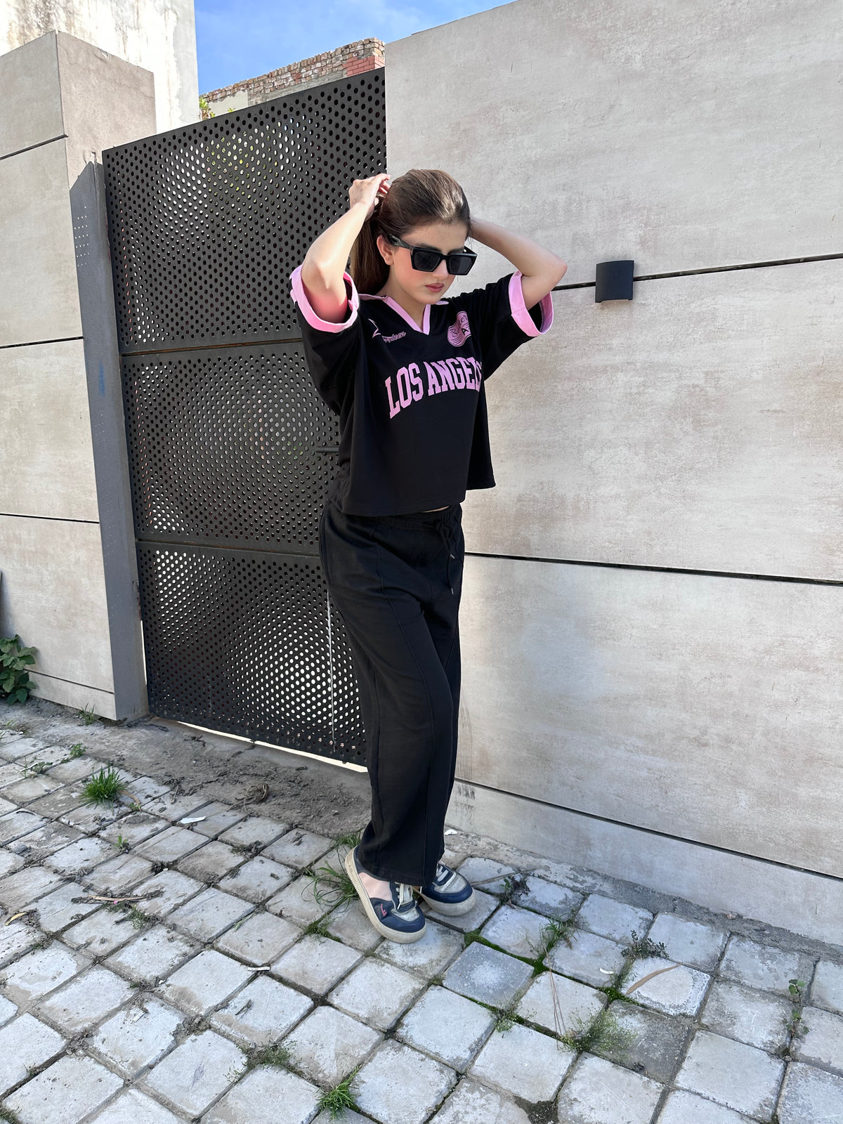 Los Angeles Cropped Tee ✨ Black & Pink Aesthetic Top