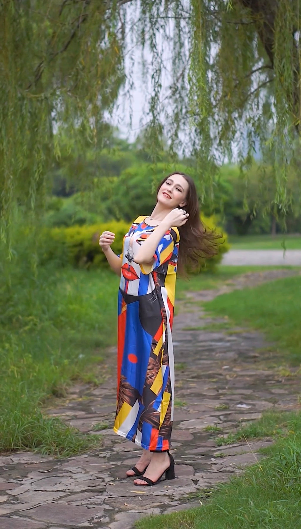 ✨ Women’s Multicolor Abstract Print Oversized Long Tee 👕�