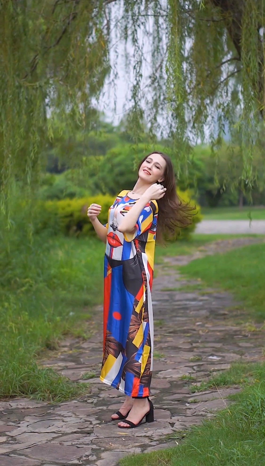 ✨ Women’s Multicolor Abstract Print Oversized Long Tee 👕�