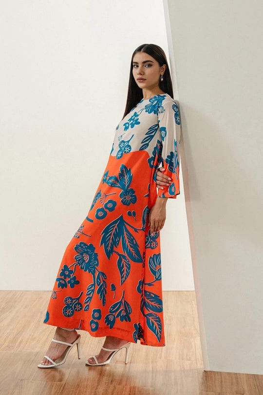 "Vibrant Floral Maxi Dress 🌺✨"