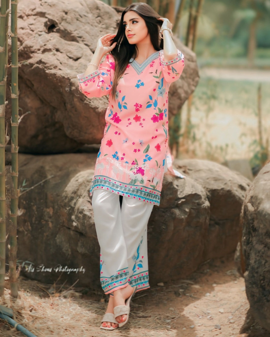 Floral Fusion Kurti Set 🌸👗 2 PCs
