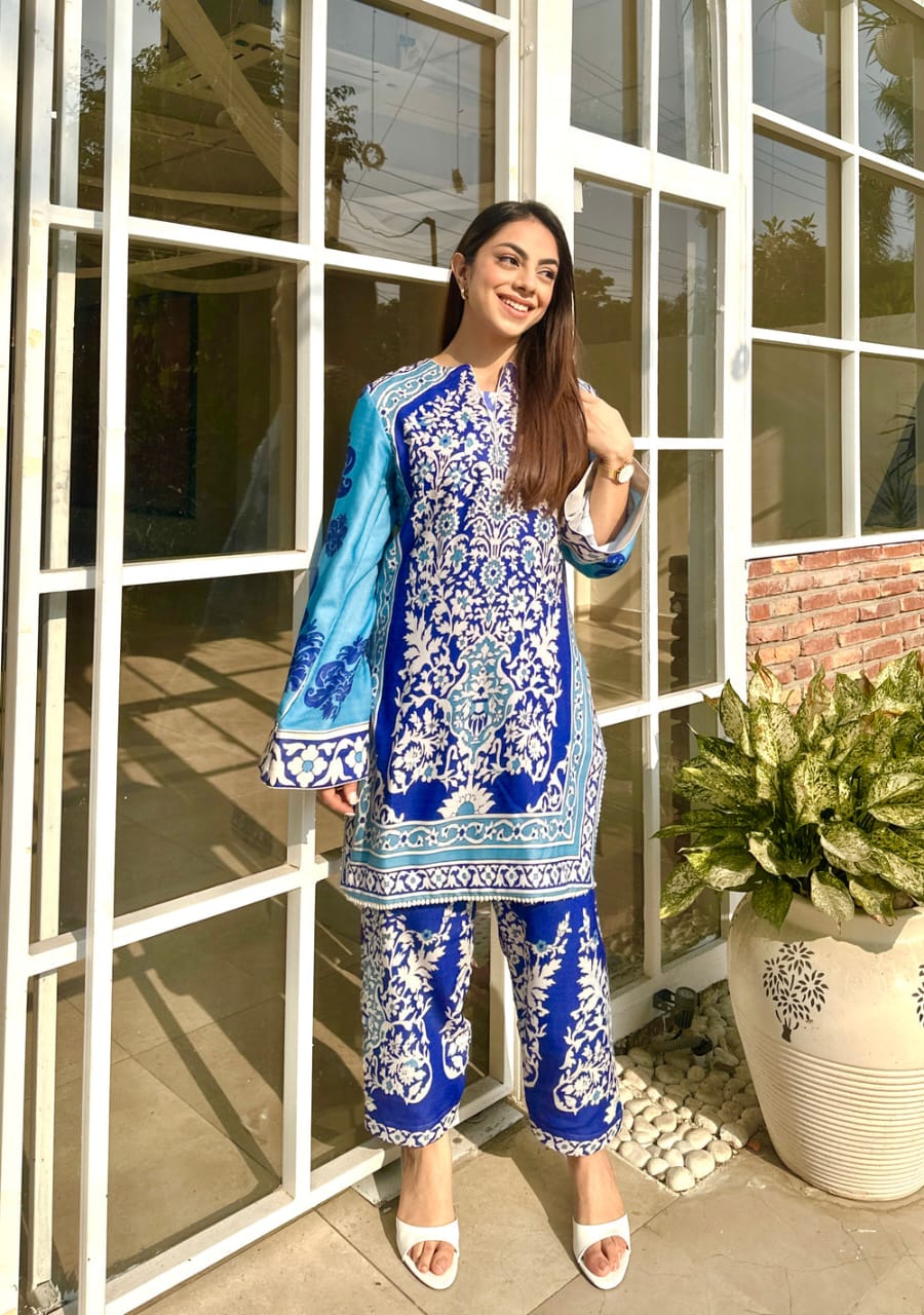 🌙 Mah-e-Aabroo 2-Piece Kurti Set 🌸