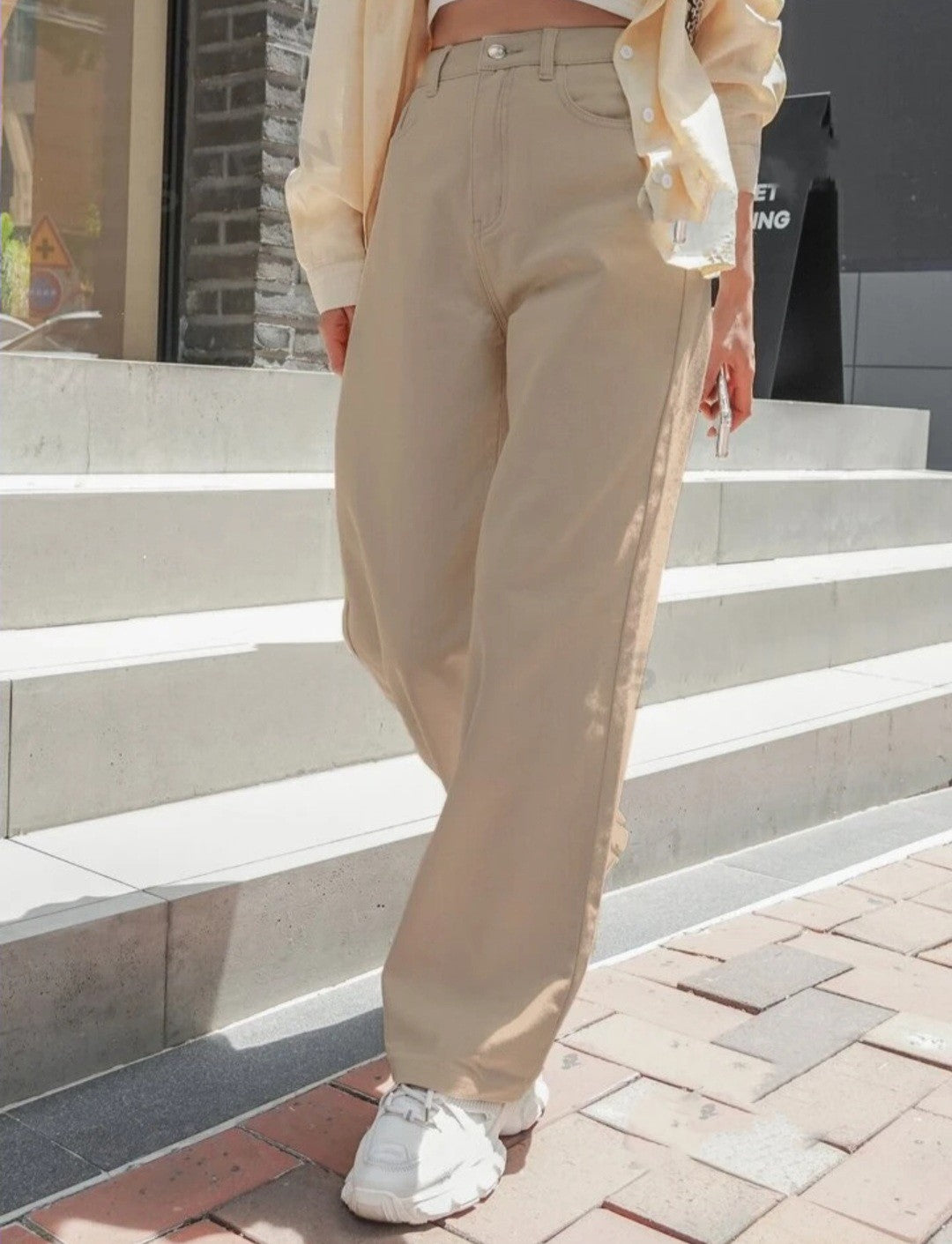 "Urban Cool: Wide Leg Pants for Streetwear Girls"