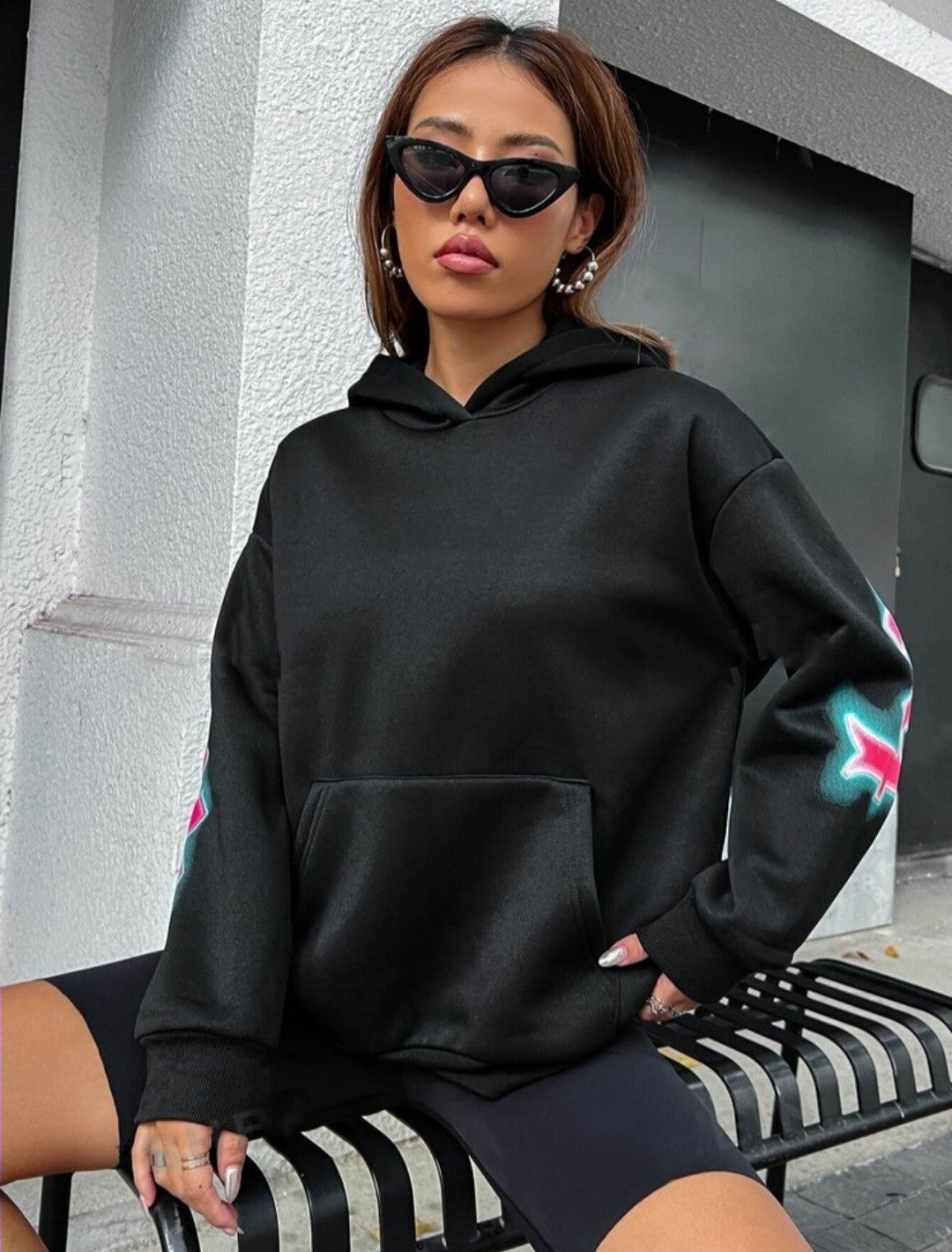 "Cozy & Chic: Oversized Winter Streetwear Hoodies for Girls"